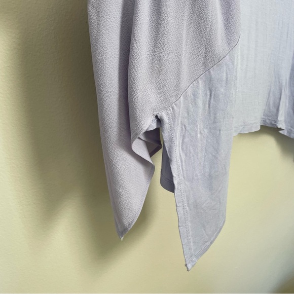 Simply Vera | Lavender Asymmetrical Short Sleeve Top | Size Medium - Picture 7 of 10